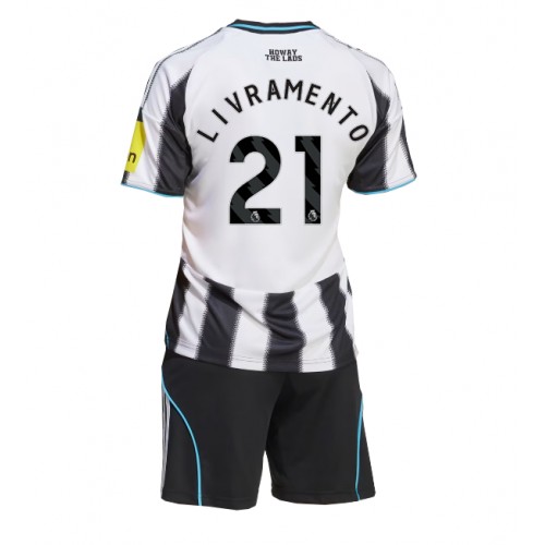 Newcastle United Tino Livramento #21 Hemmaställ Barn 2025-26 Kortärmad (+ Korta byxor) Newcastle United Tino Livramento #21 Hemmaställ Barn 2025-26 Kortärmad (+ Korta byxor)